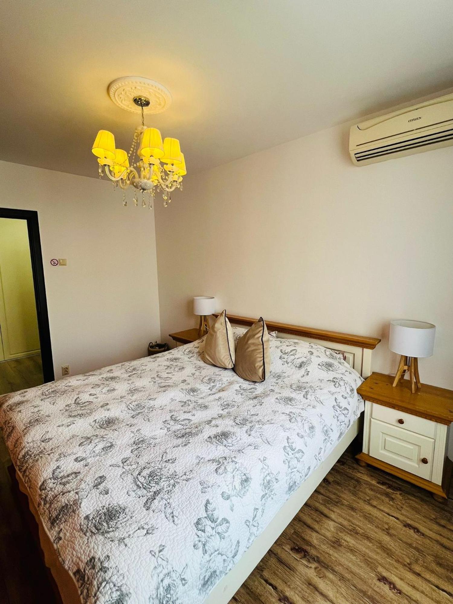 Apartament Naty Apartment Bucharest Exterior photo